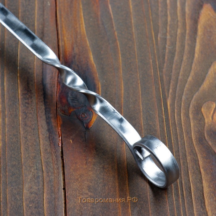 Шампур с ручкой-кольцом, рабочая длина - 60 см, ширина - 10 мм, толщина - 3 мм с узором